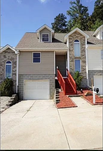 25 Townhouse Dr Photo 1