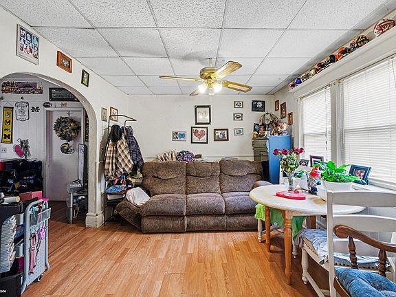 4th image of 512 Bradley St