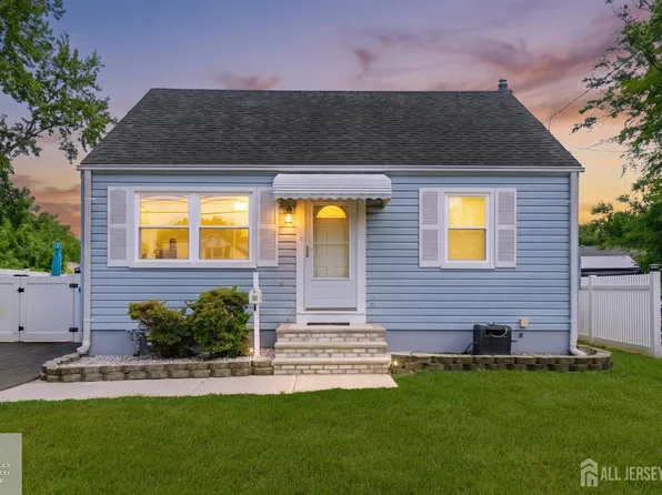 14 Vaughn Ave, Spotswood, NJ 08884