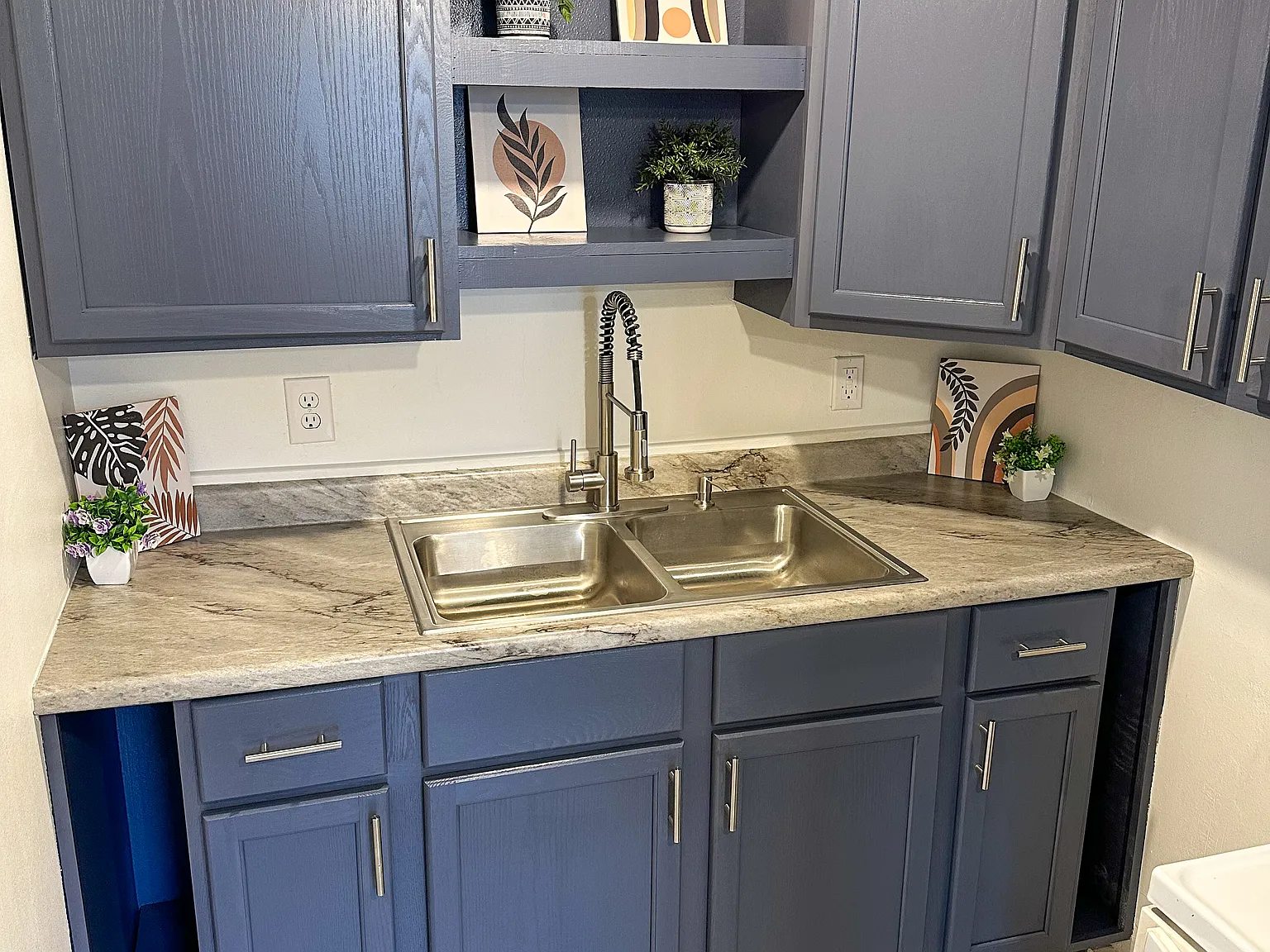 2 bed, 900 sqft, $875 — Photo 1