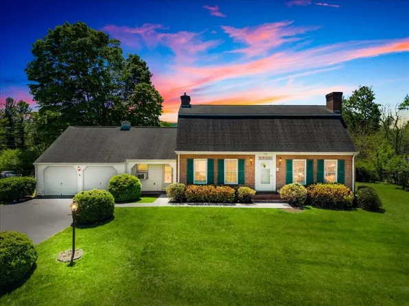 695 Wren Dr, Pulaski, VA 24301