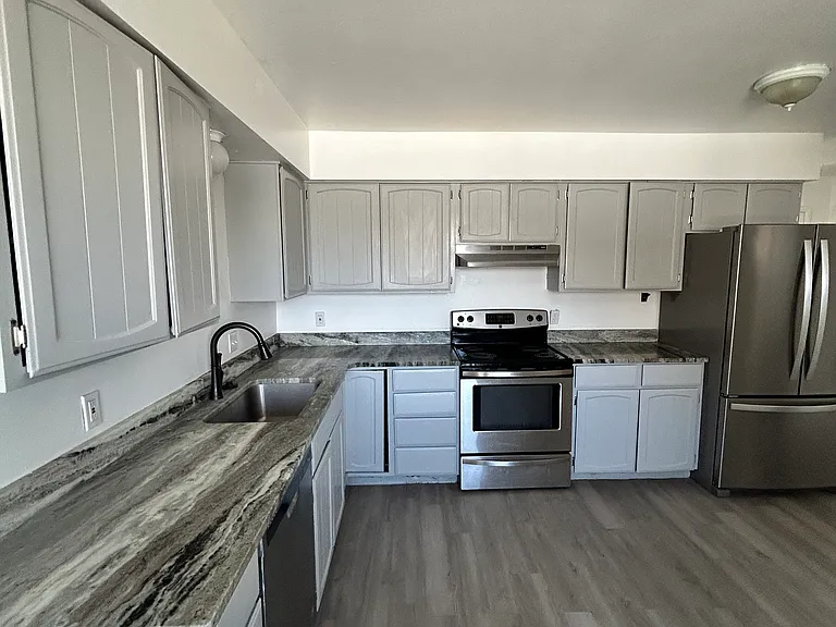 290 Cherry Hill Dr #290 — Photo 24