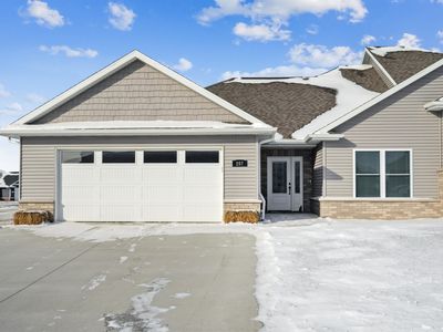 257 Angela Jean Cir, Peosta, IA, 52068