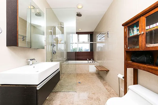 Rented by Alina Levina, LREB | media 24