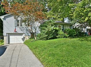 884 Keefer Rd, Girard, OH 44420