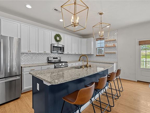 3rd image of 111 Brookside Ln