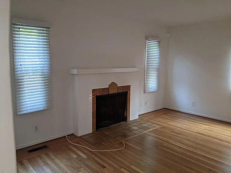1661 Castilleja Ave — Photo 7