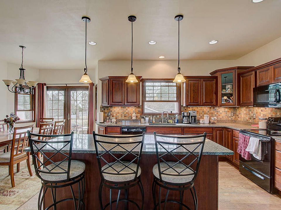 1st image of 5725 Hickory Knoll Dr