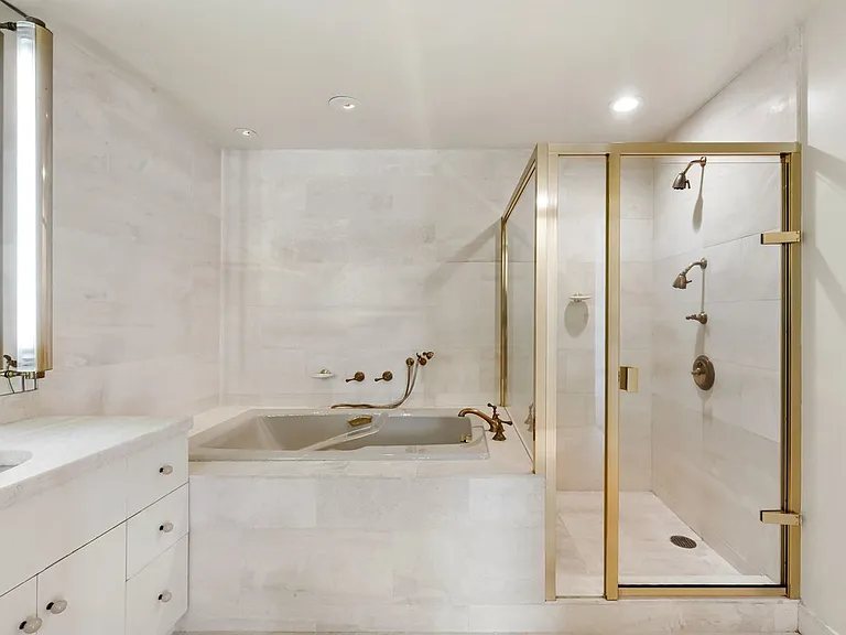 611 Washington St #2305 — Photo 16