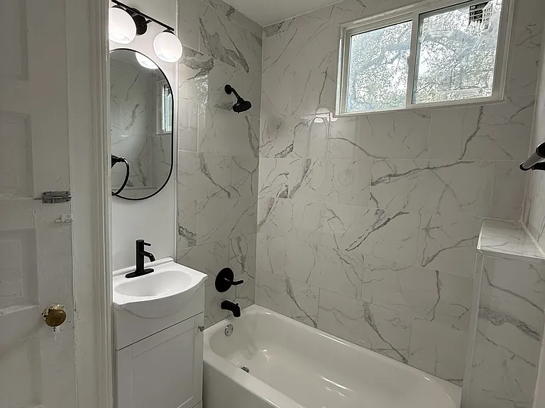 3539 Saint Charles Ave — Photo 4