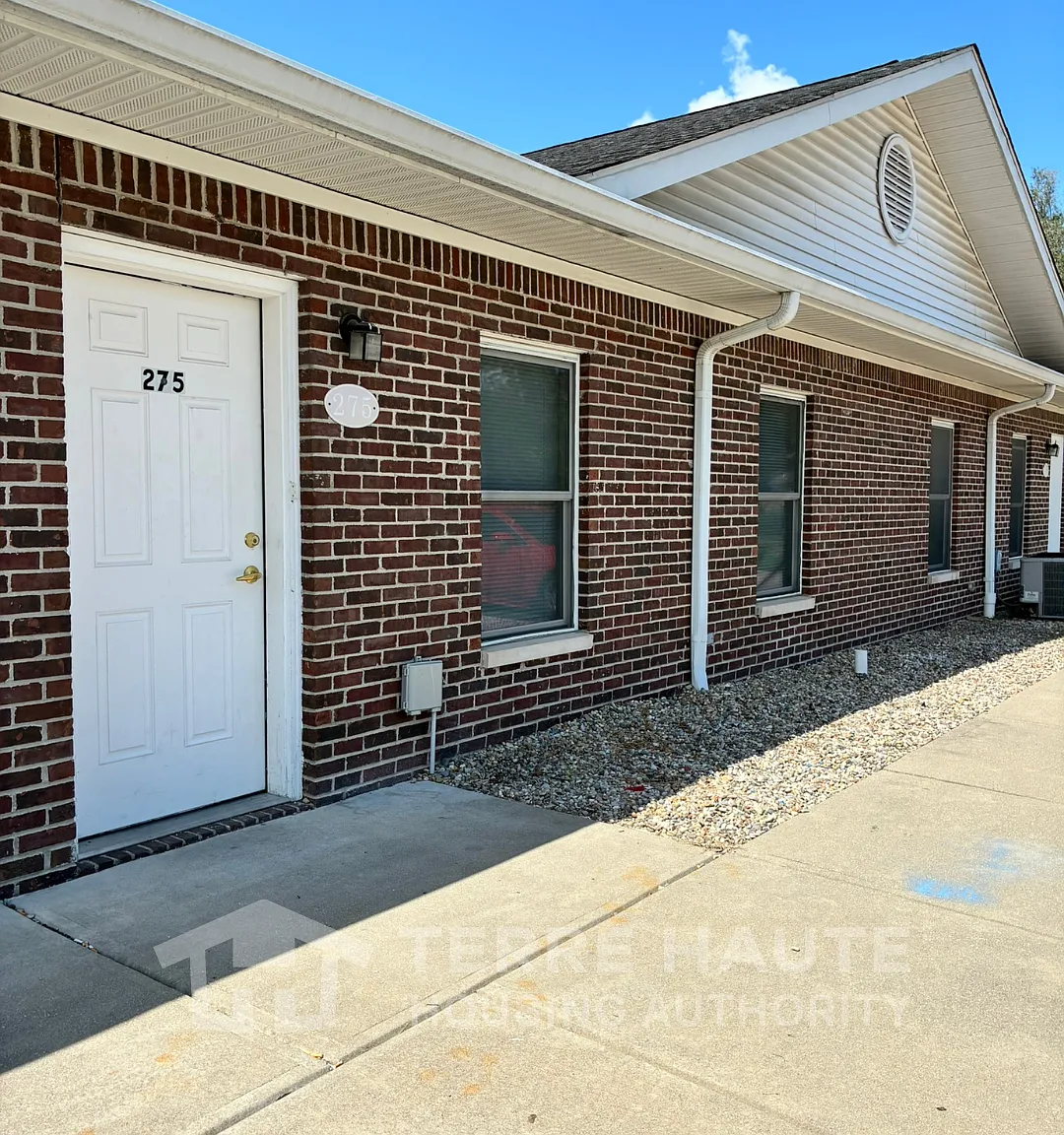 2 bed, $700 — Photo 2