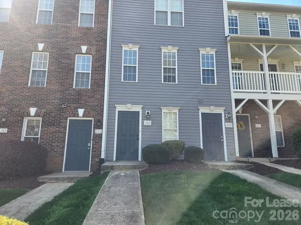 118 Steam Engine Dr, Mooresville, NC 28115