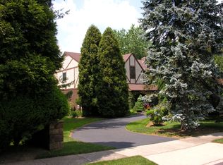 1866 Foothill Dr, Huntingdon Valley, PA 19006