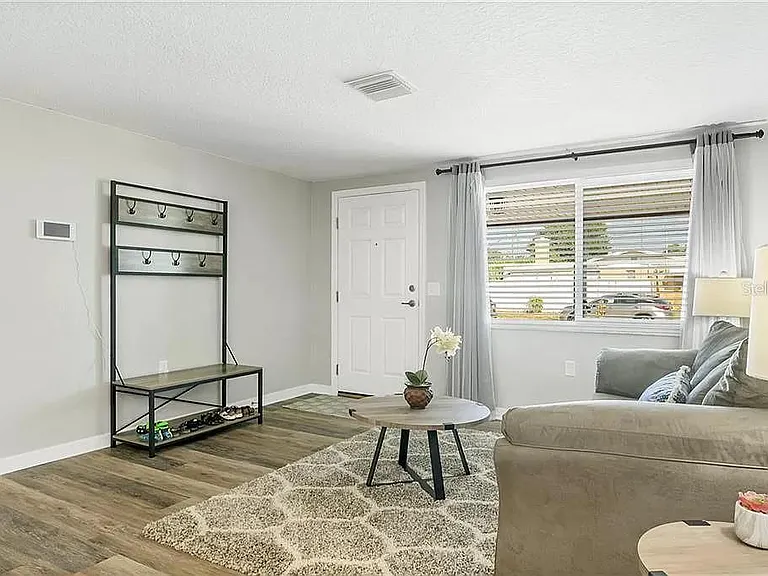 4247 Gulfshore Ct — Photo 4