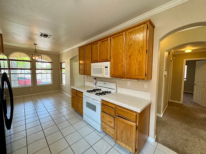 1220 Arbor Dr — Photo 7