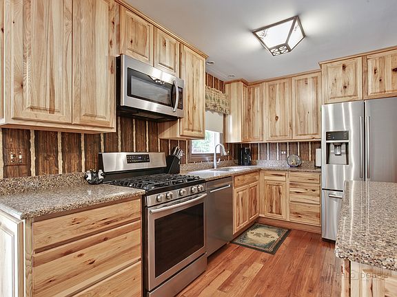 4th image of 654 Garys Dr