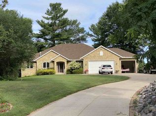 1720 Riverwood Ln, Wisconsin Rapids, WI 54494