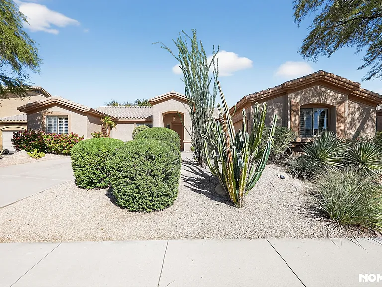 7742 E Los Gatos Dr — Photo 2