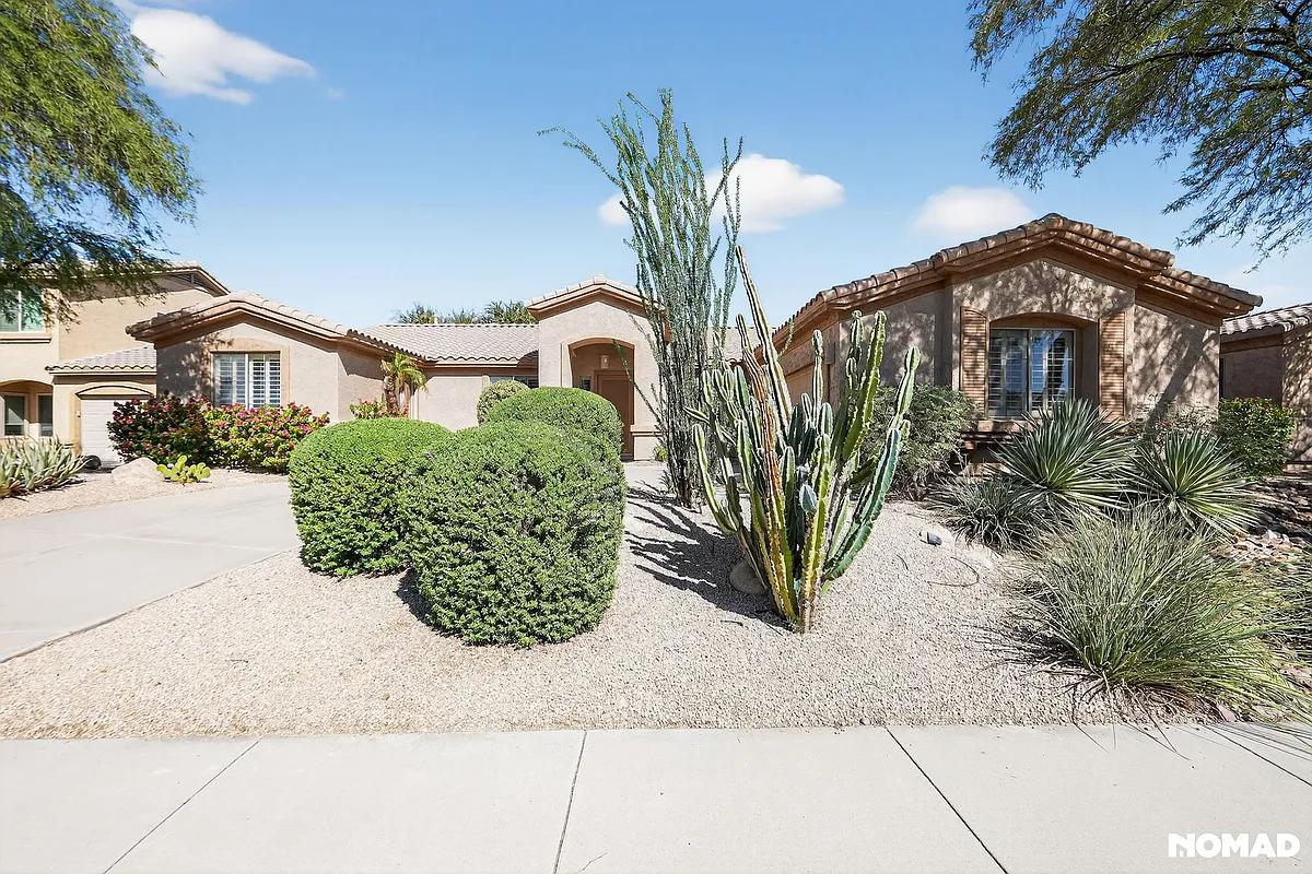 Building Photo - 7742 E Los Gatos Dr
