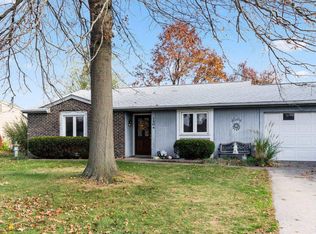 1304 Dennison Ln, Auburn, IN 46706