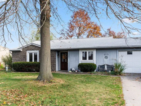 1304 Dennison Ln, Auburn, IN 46706