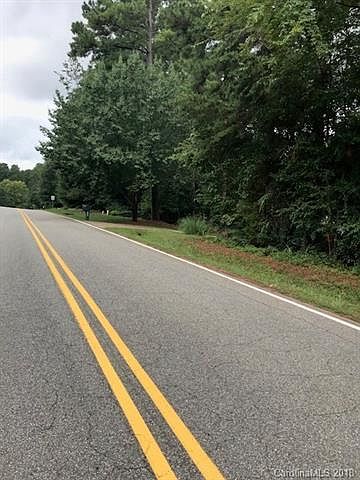2nd image of 9392 Island Point Rd
