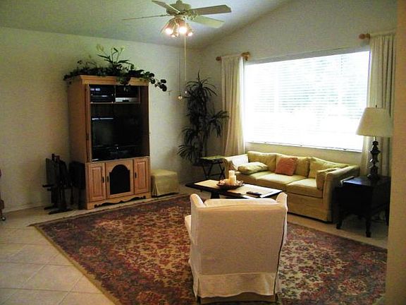 4th image of 1257 SW Maplewood Dr