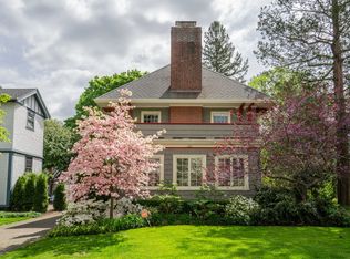 102 N Beacon St, Hartford, CT 06105