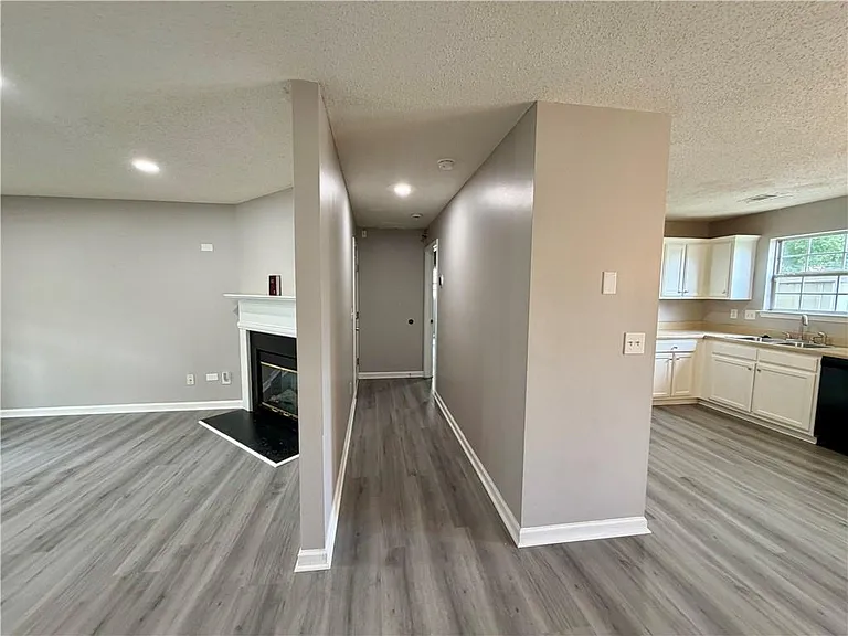 3354 Waggoner Ln — Photo 6