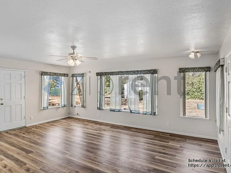 16 Tasco Ct — Photo 17