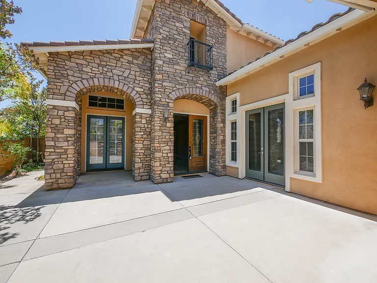8203 Soft Winds Dr — Photo 4