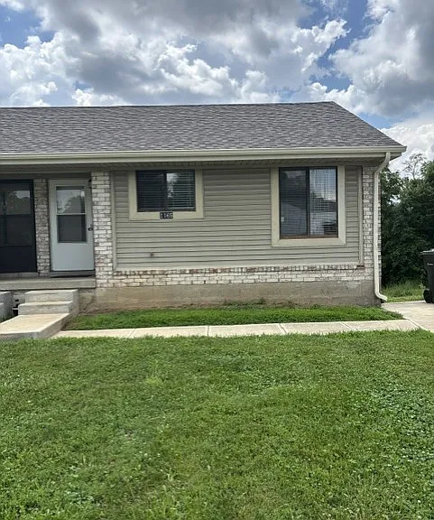 1165 Mount Rushmore Way #B — Photo 1