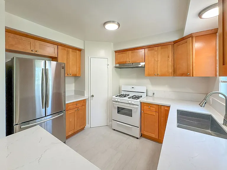 1644 Electric Ave #3 — Photo 16