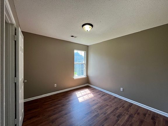 4th image of 5466 Kayla Dr