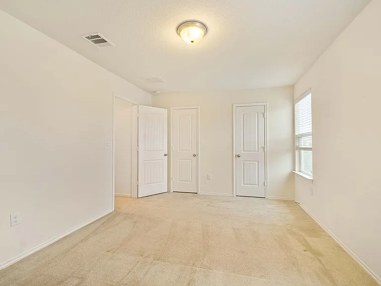 907 Solitude Dr — Photo 24