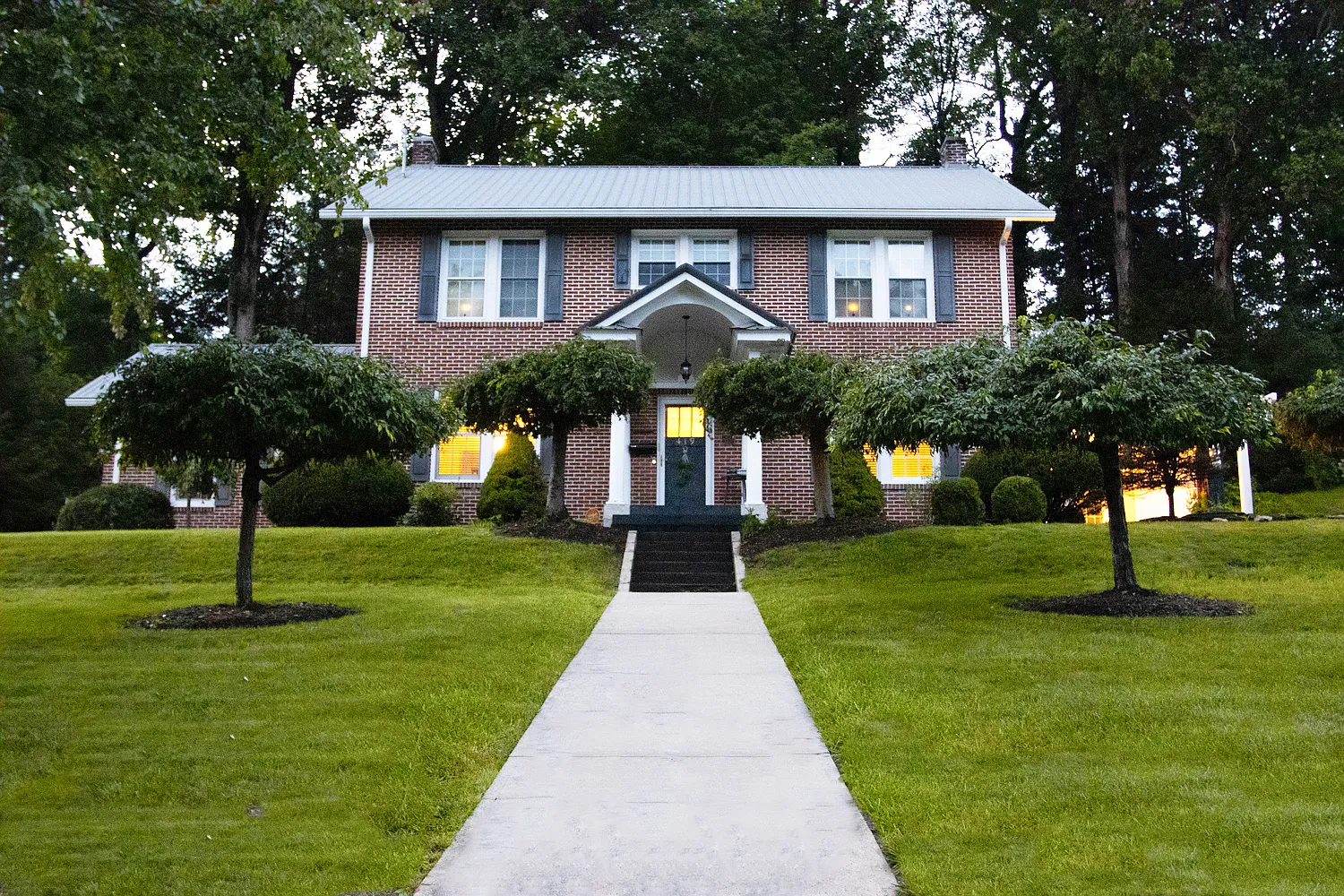 5 bed, 3852 sqft, $2,800 — Photo 1