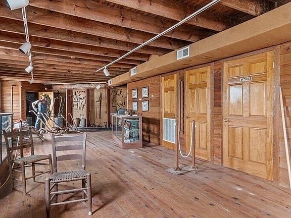 3rd image of 306 W Main St #1