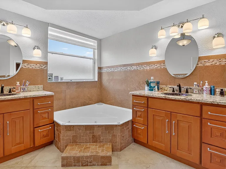 12466 Baywind Ct #12466 — Photo 22