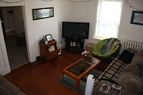 1121 Emerald St #1 Photo 1