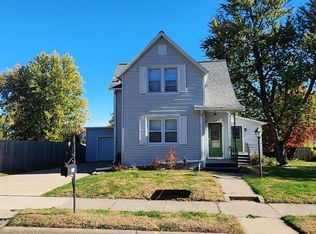 1713 N 5th St, Clinton, IA 52732