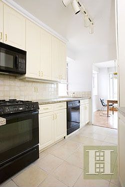 2nd image of 2727 Palisade Ave APT 14C