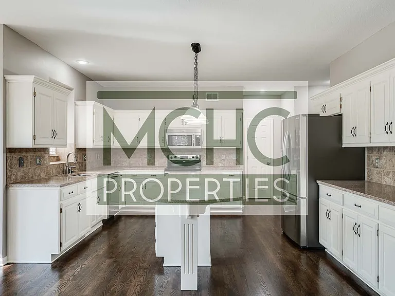 5909 W 153rd Ter — Photo 11