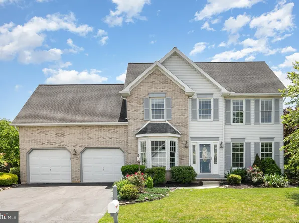 2219 Canterbury Dr, Mechanicsburg, PA 17055