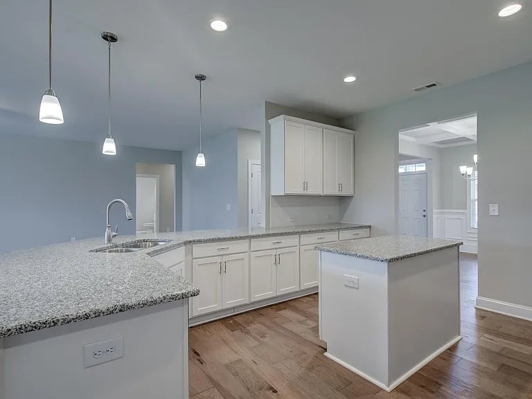 60 Kingsly Dr — Photo 14