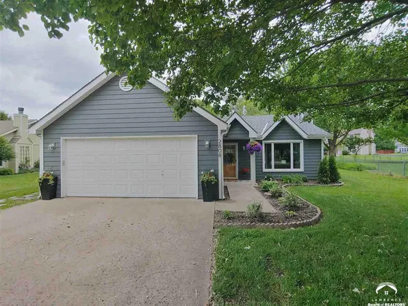 2808 Winterbrook Dr, Lawrence, KS 66047