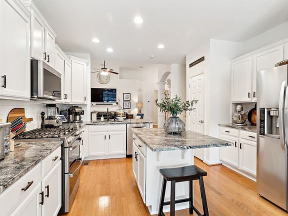 2nd image of 8956 Macauley Ln