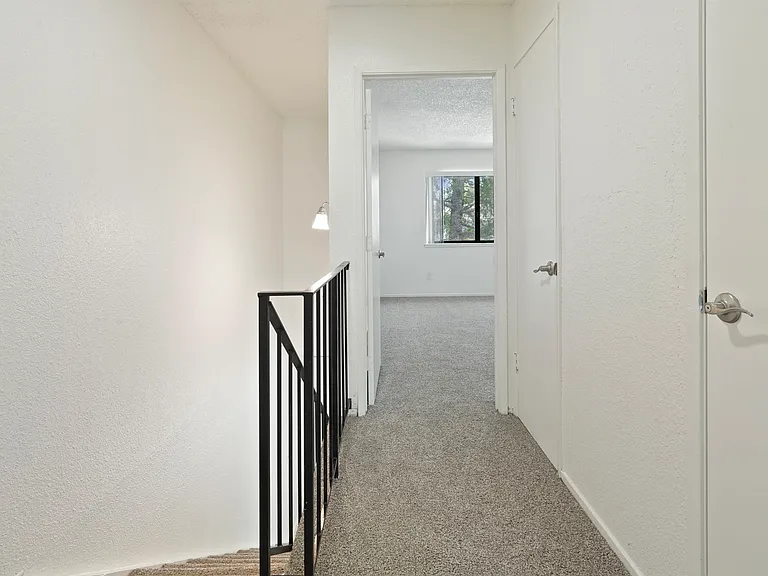 Elevate Apartments — Photo 33