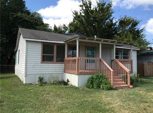 207 2nd Ave, Smithville, TX 78957