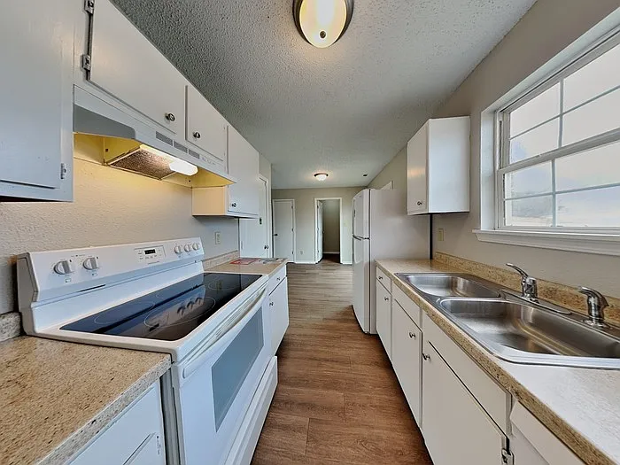 4073 Fairoaks Dr — Photo 6