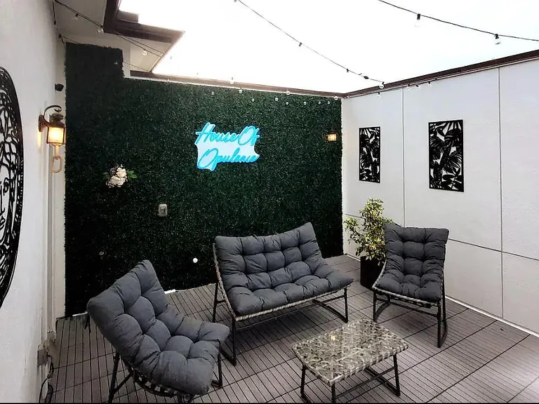 2525 Calumet St — Photo 18